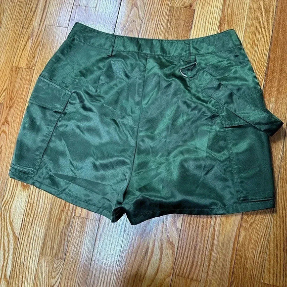 ASOS Green Satin Cargo Style Shorts - Picture 4 of 4